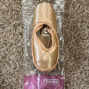 Freed of London pointe shoes